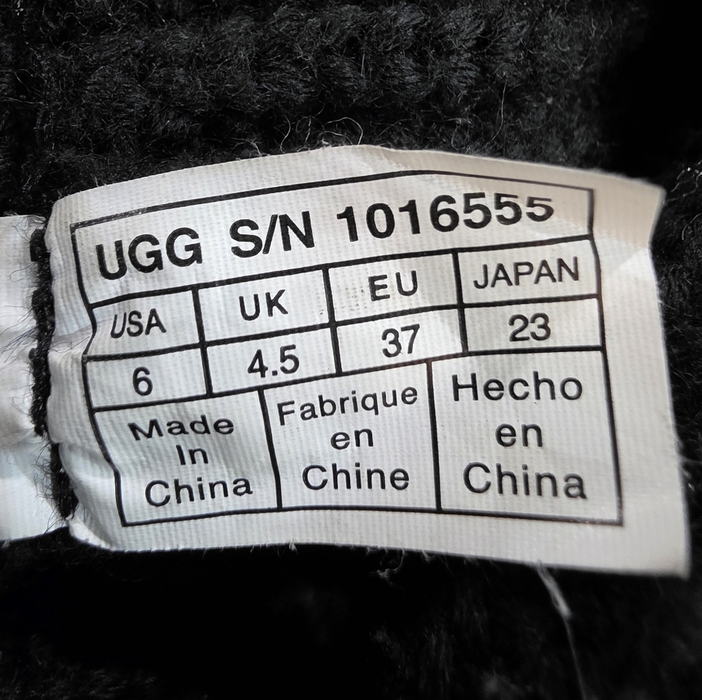 UGG Classic Cardy Knit Boots, Women's Size 6 - Picture 13 of 13